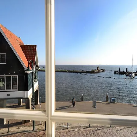 Cafe Restaurant Den Hogen 2* فولُندام