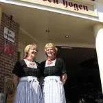 Cafe Restaurant Van Den Hogen Volendam