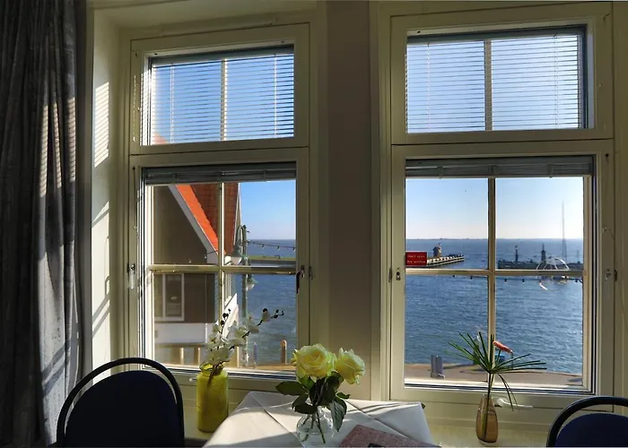 Cafe Restaurant Van Den Hogen Hotel