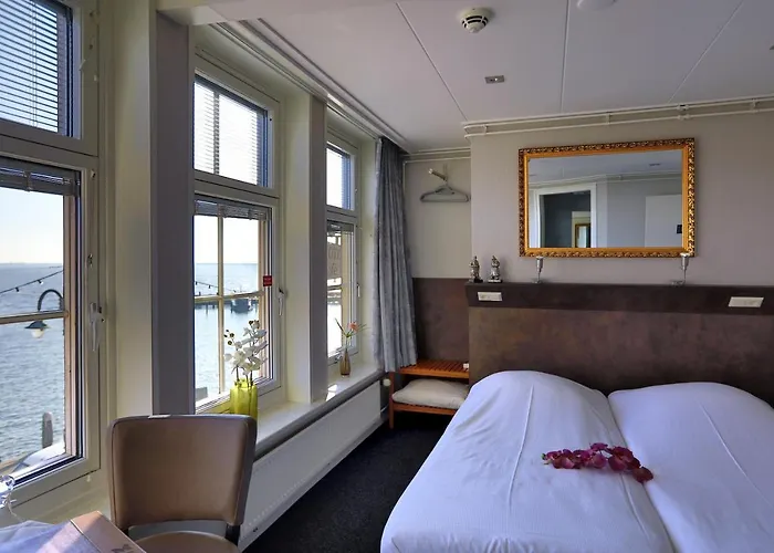 Cafe Restaurant Van Den Hogen 2* Volendam